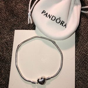 Pandora Snake Chain Bracelet w Heart Clasp 7.9